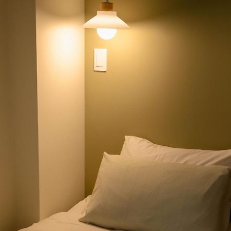Upflo Hostel Сеул Экстерьер фото