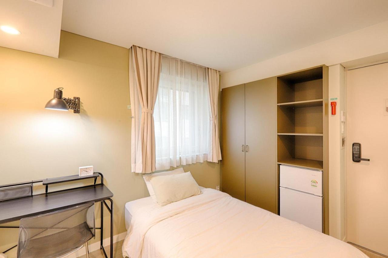 Upflo Hostel Сеул Экстерьер фото