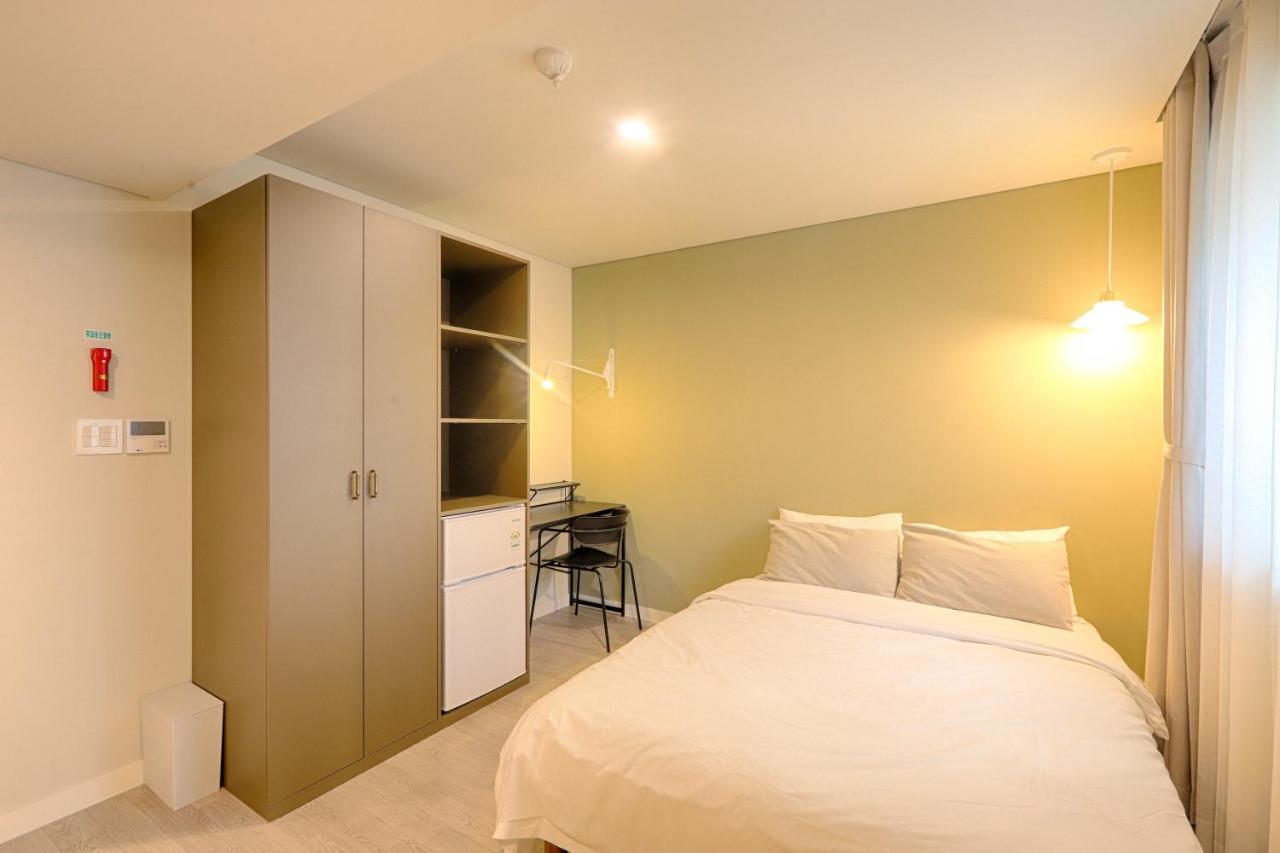 Upflo Hostel Сеул Экстерьер фото